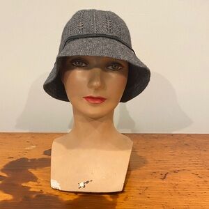Banana Republic Lambswool cashmere hat grey cloche hat soft M/L